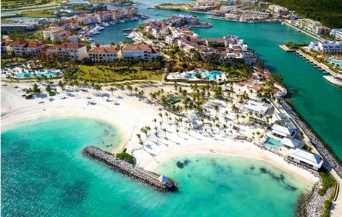 Cap Cana en Punta Cana: zona premium para invertir en villas y apartamentos frente al mar

